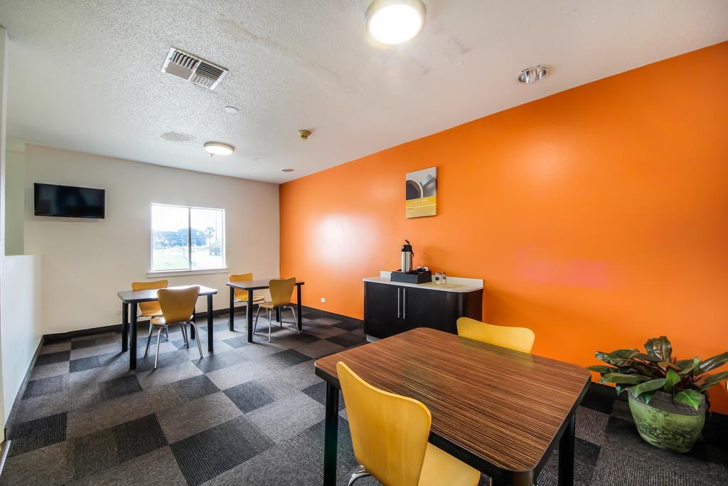 Motel 6 New Braunfels Exterior photo