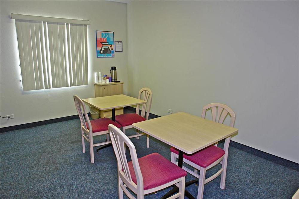 Motel 6 New Braunfels Restaurant photo